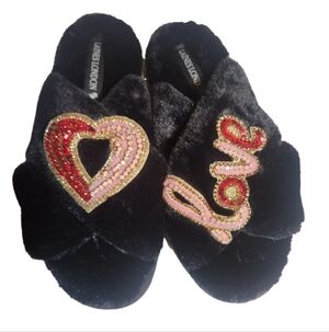 Laines London Plush Slide Slippers with Love Heart Embellishment Medium Nwot